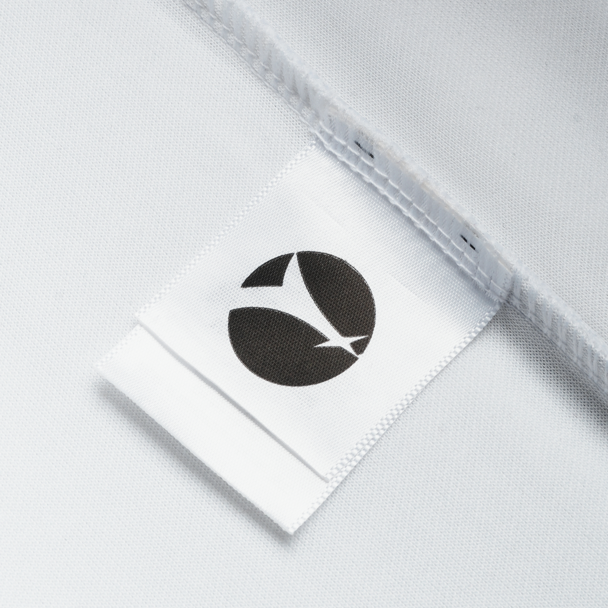 Essential Daily Wear T-shirt White/Blue